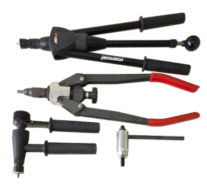 Manual rivet nut tools for installing rivet nuts in industrial applications